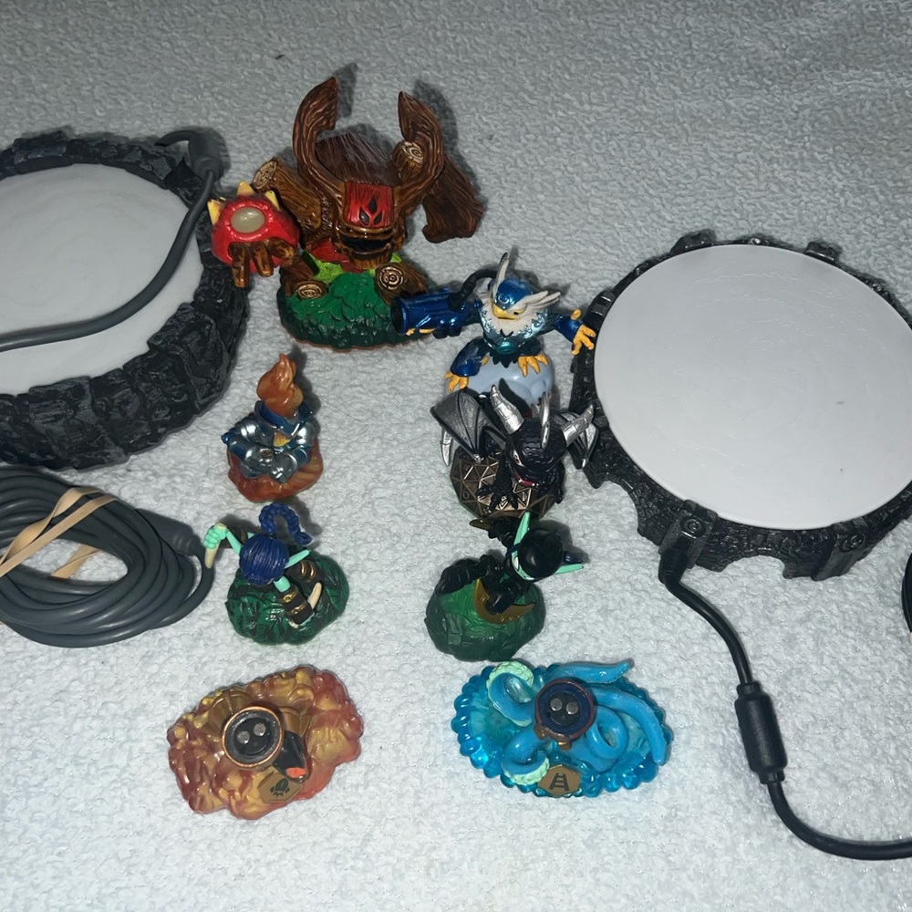 Skylanders Figures and Portals Set